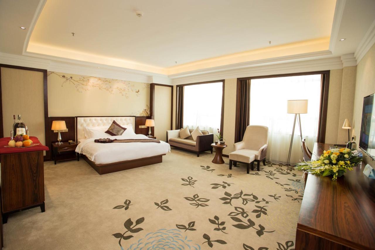 Hong Van Grand Hotel Mong Cai Exterior photo