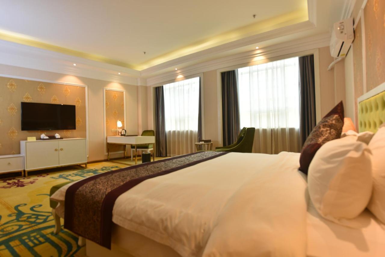 Hong Van Grand Hotel Mong Cai Exterior photo