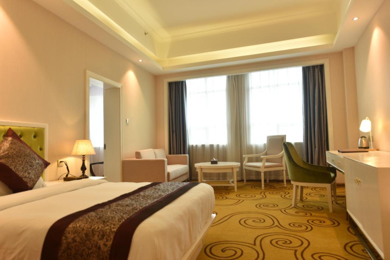 Hong Van Grand Hotel Mong Cai Exterior photo