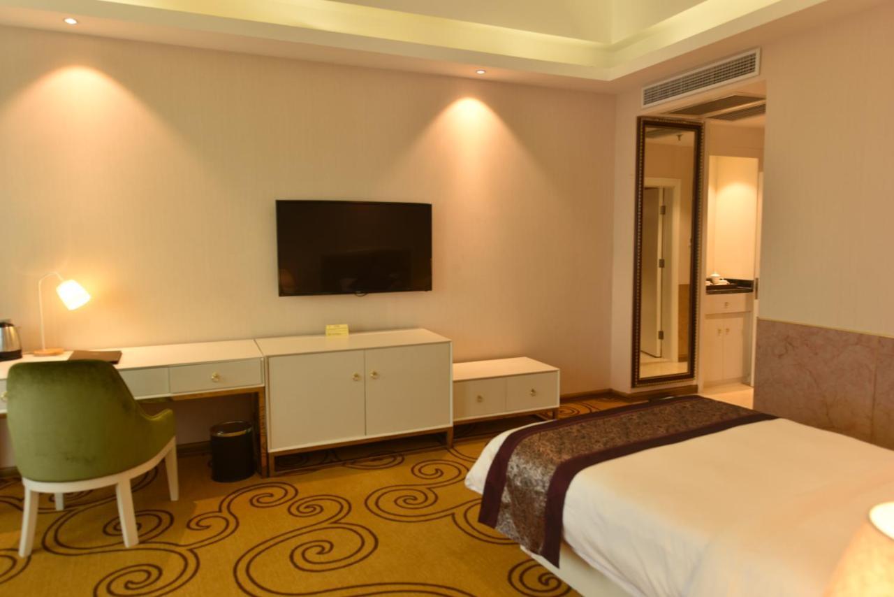Hong Van Grand Hotel Mong Cai Exterior photo