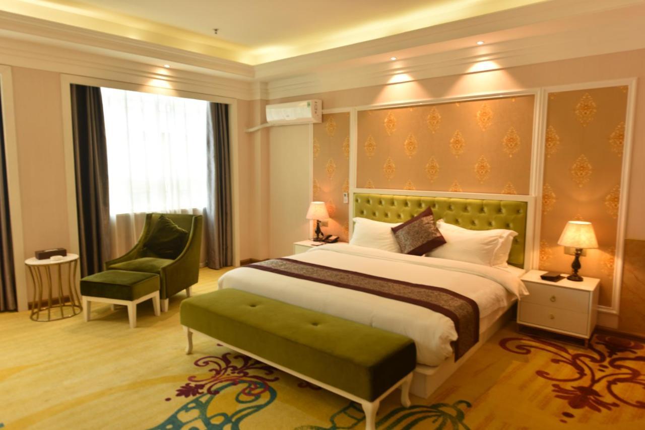 Hong Van Grand Hotel Mong Cai Exterior photo