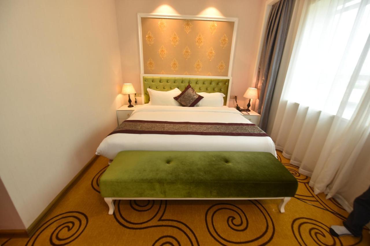 Hong Van Grand Hotel Mong Cai Exterior photo