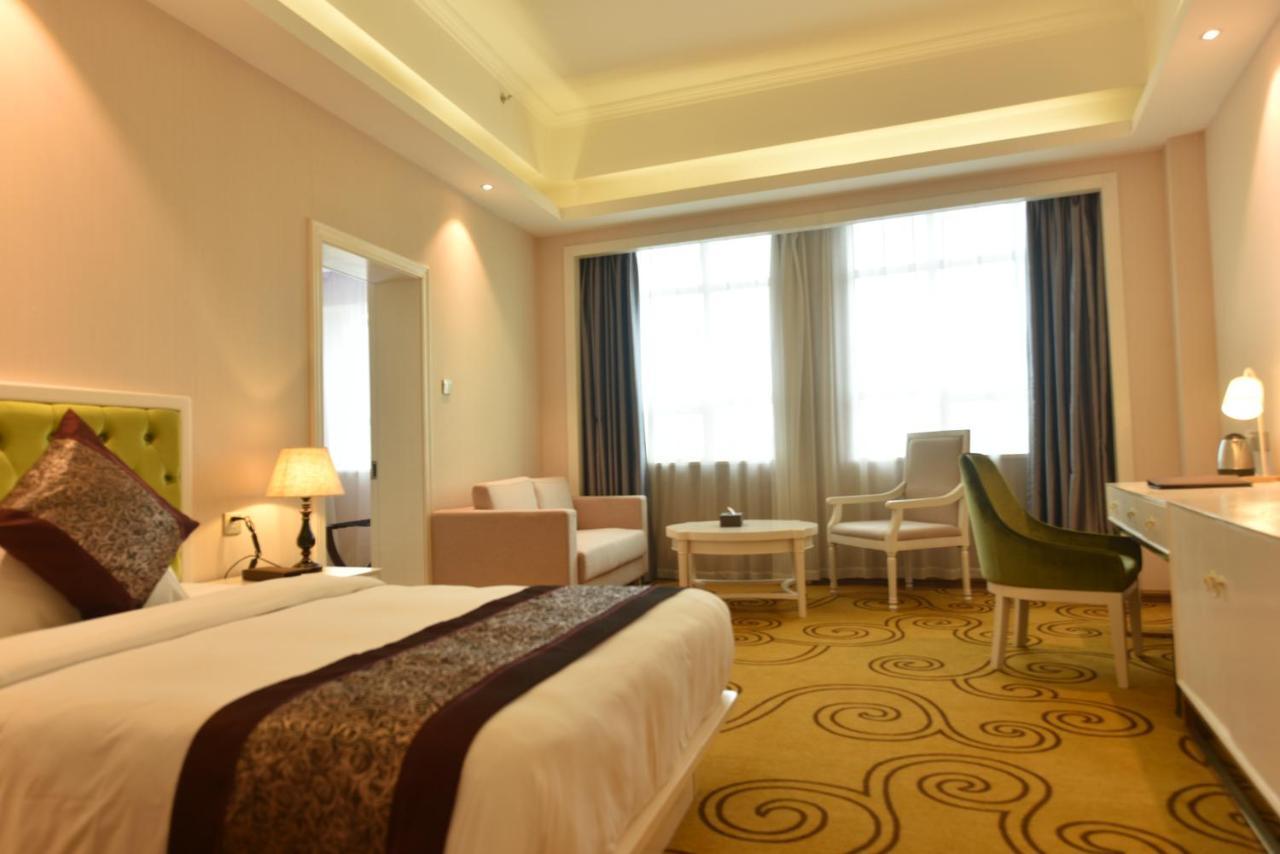 Hong Van Grand Hotel Mong Cai Exterior photo