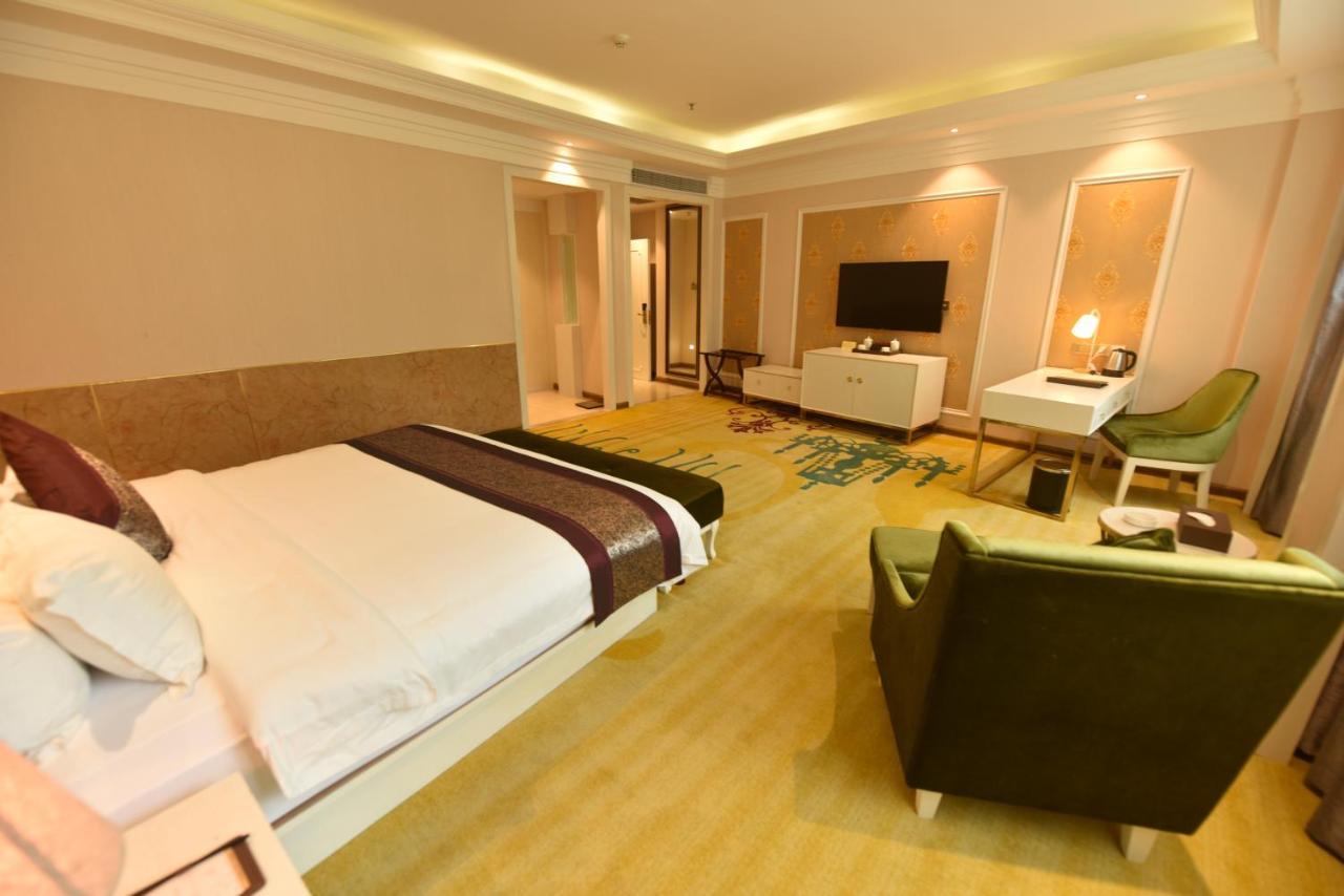 Hong Van Grand Hotel Mong Cai Exterior photo