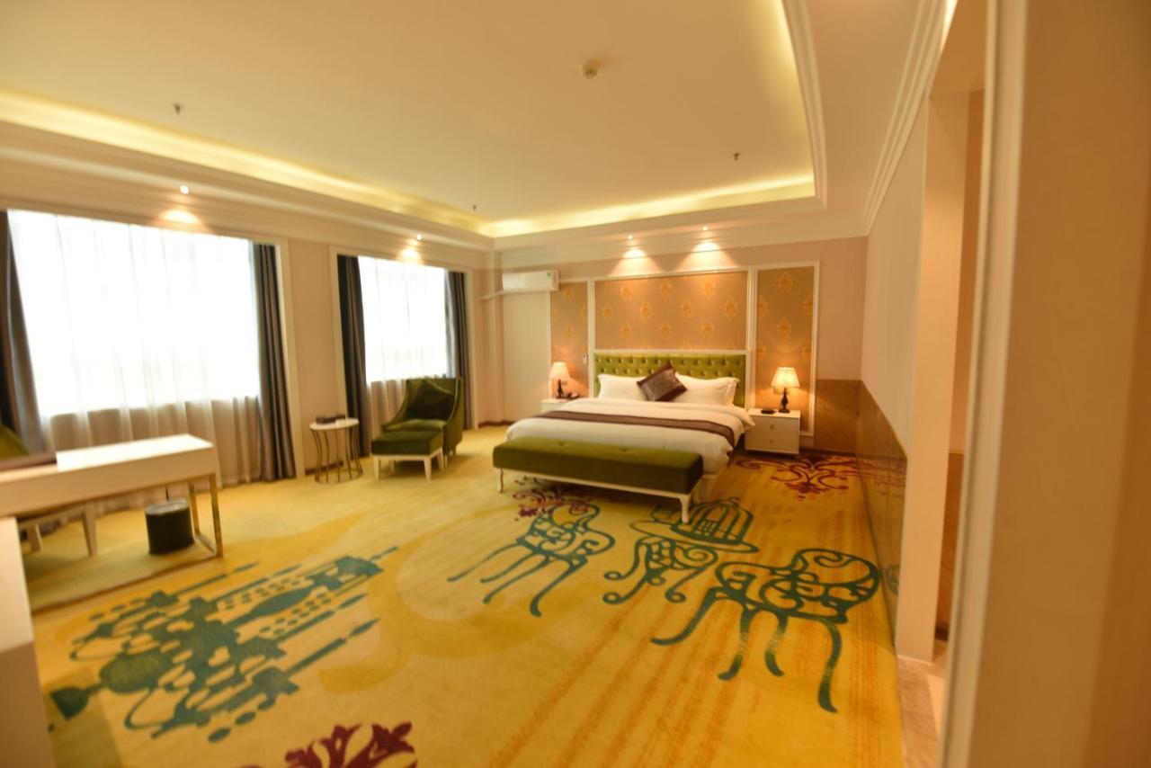 Hong Van Grand Hotel Mong Cai Exterior photo