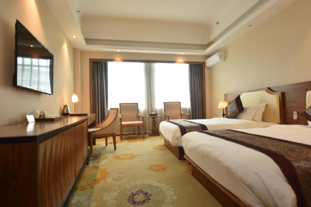 Hong Van Grand Hotel Mong Cai Exterior photo